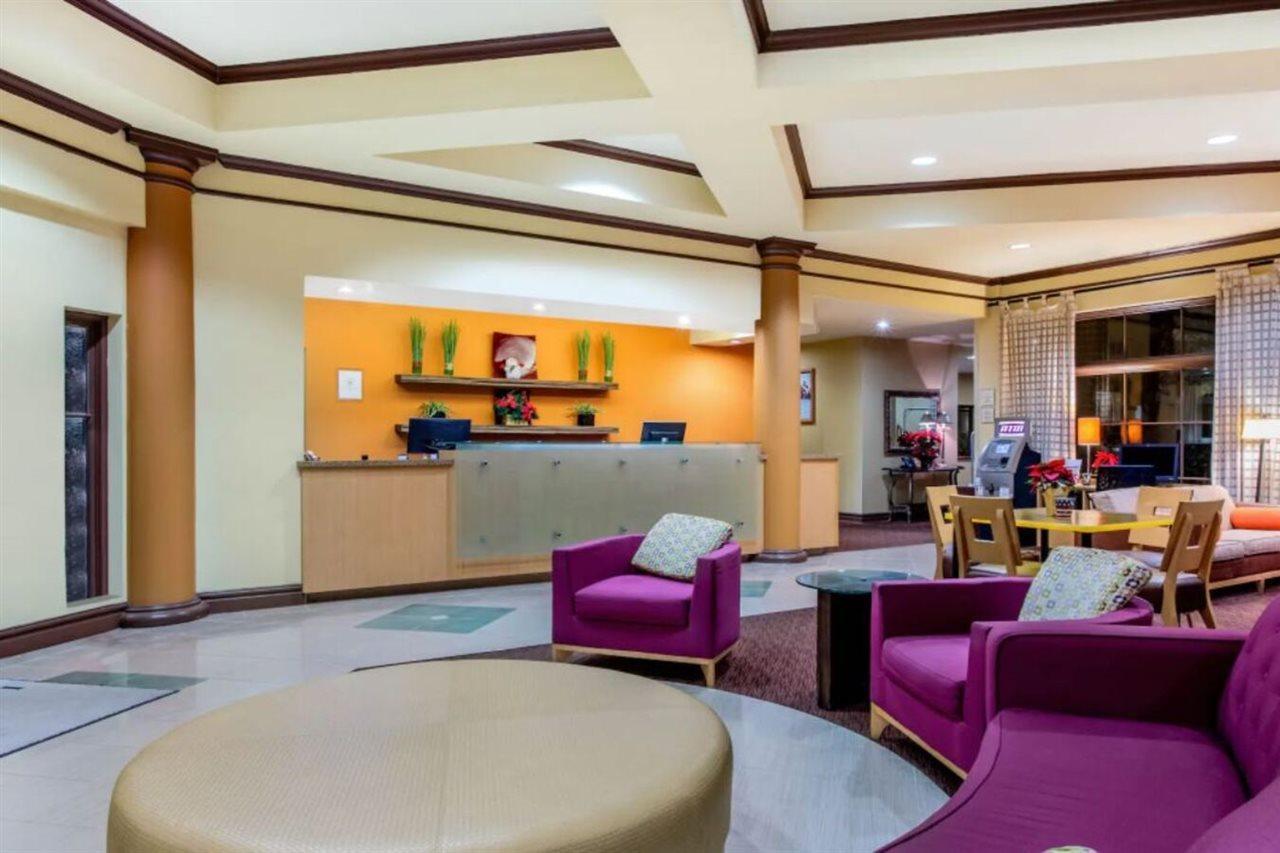 La Quinta By Wyndham Raleigh Crabtree Hotel Екстериор снимка