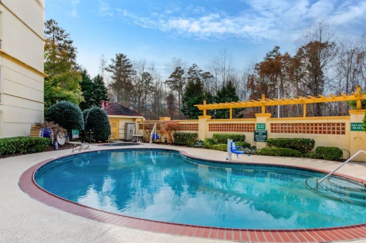 La Quinta By Wyndham Raleigh Crabtree Hotel Екстериор снимка