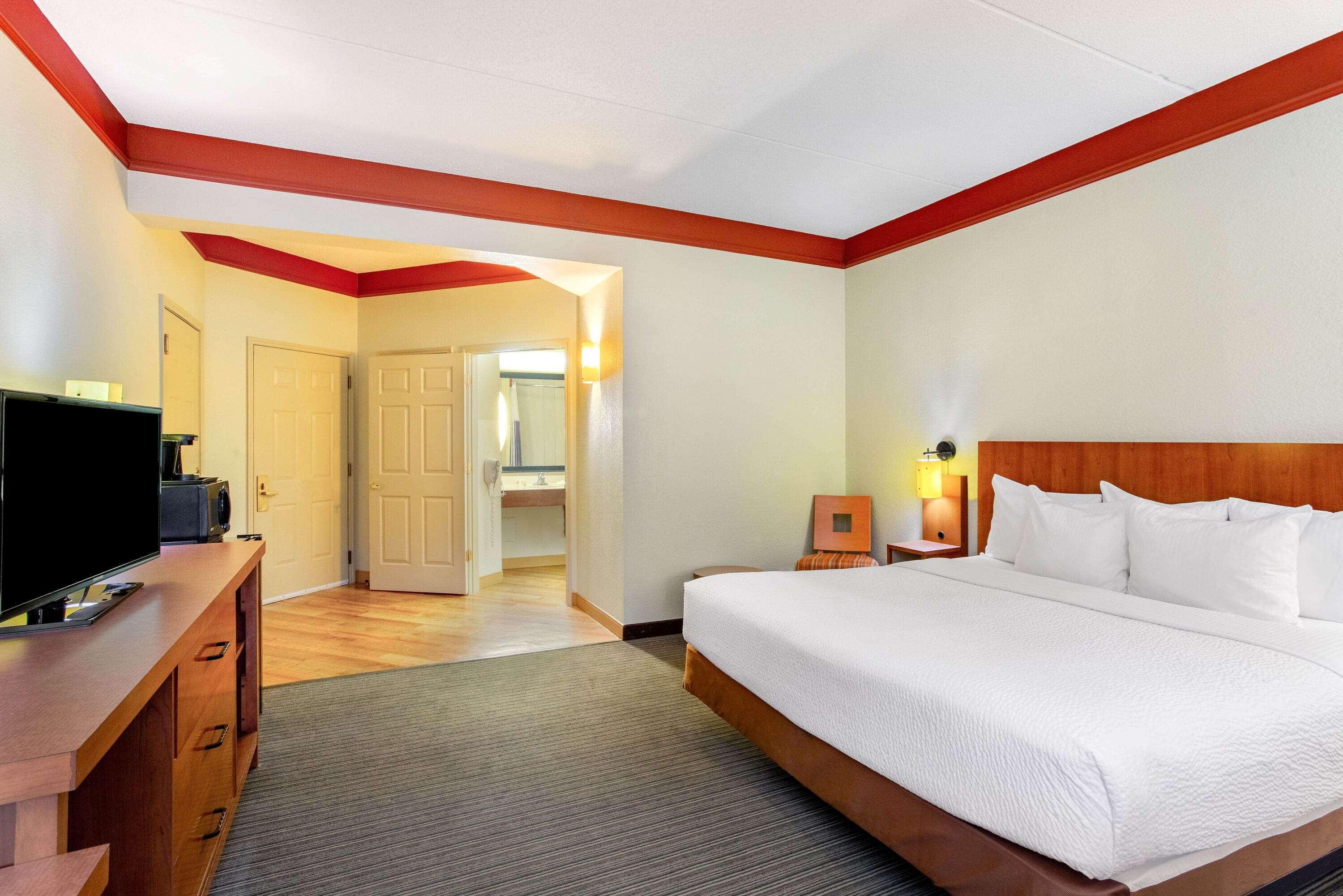 La Quinta By Wyndham Raleigh Crabtree Hotel Екстериор снимка