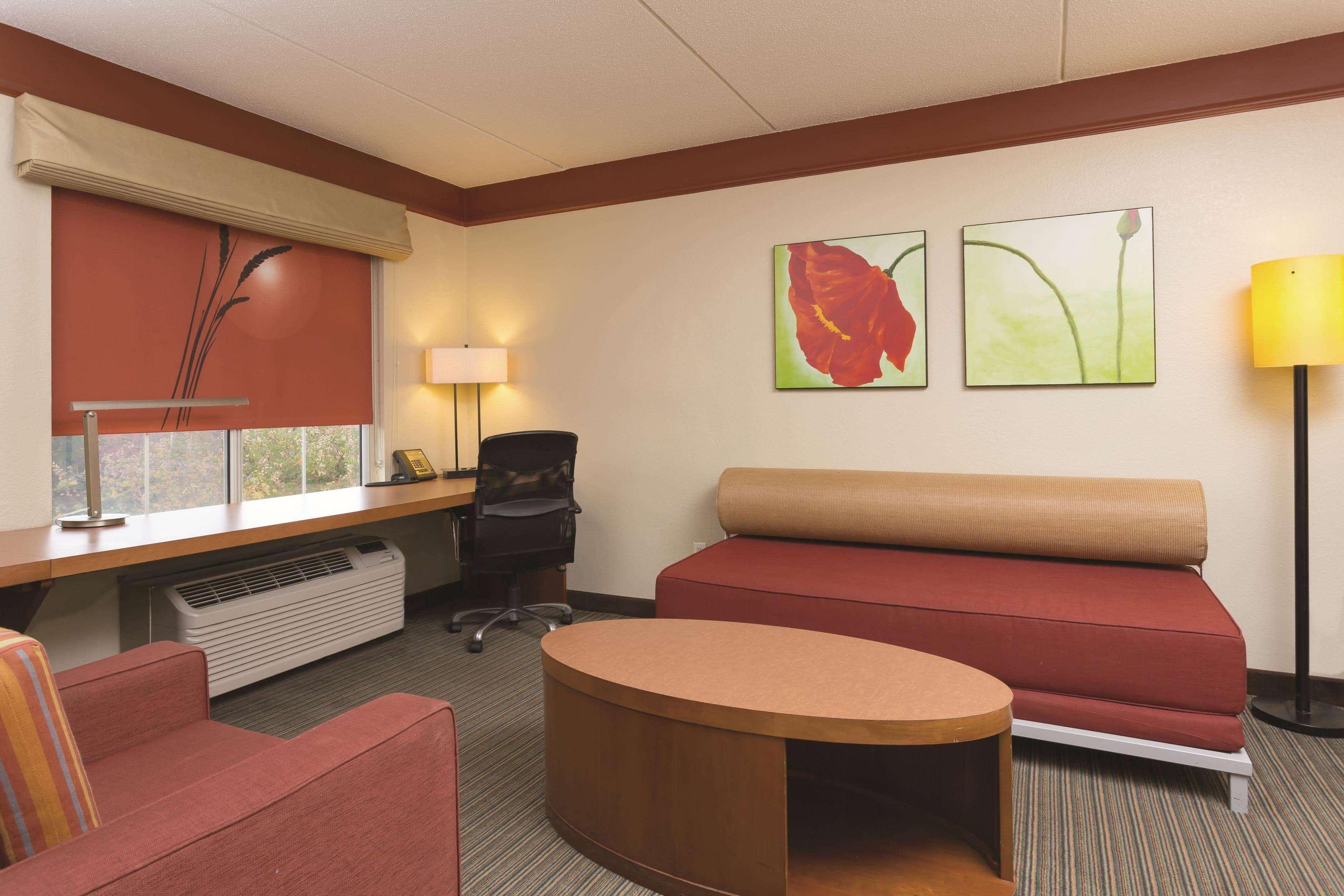 La Quinta By Wyndham Raleigh Crabtree Hotel Екстериор снимка
