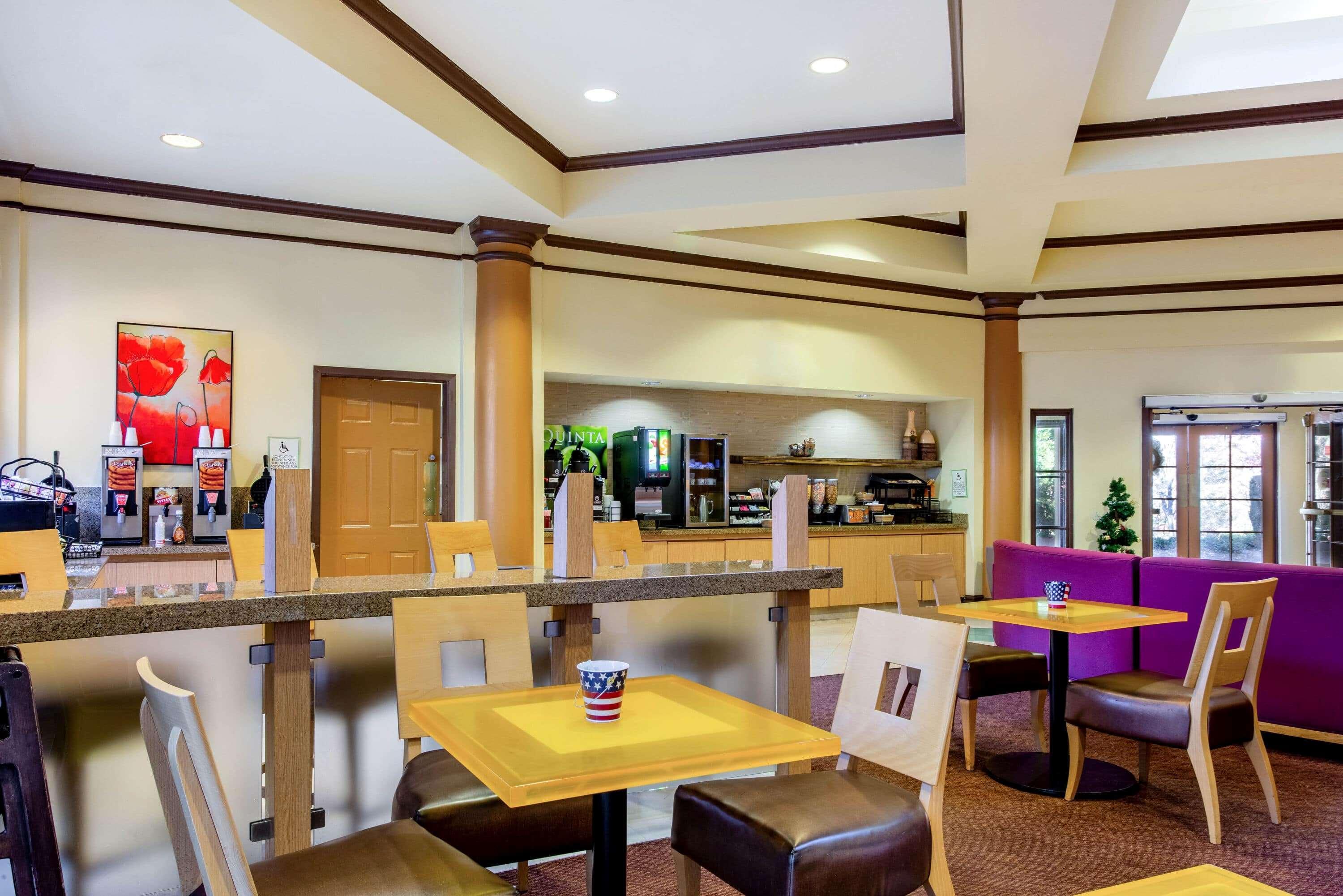 La Quinta By Wyndham Raleigh Crabtree Hotel Екстериор снимка