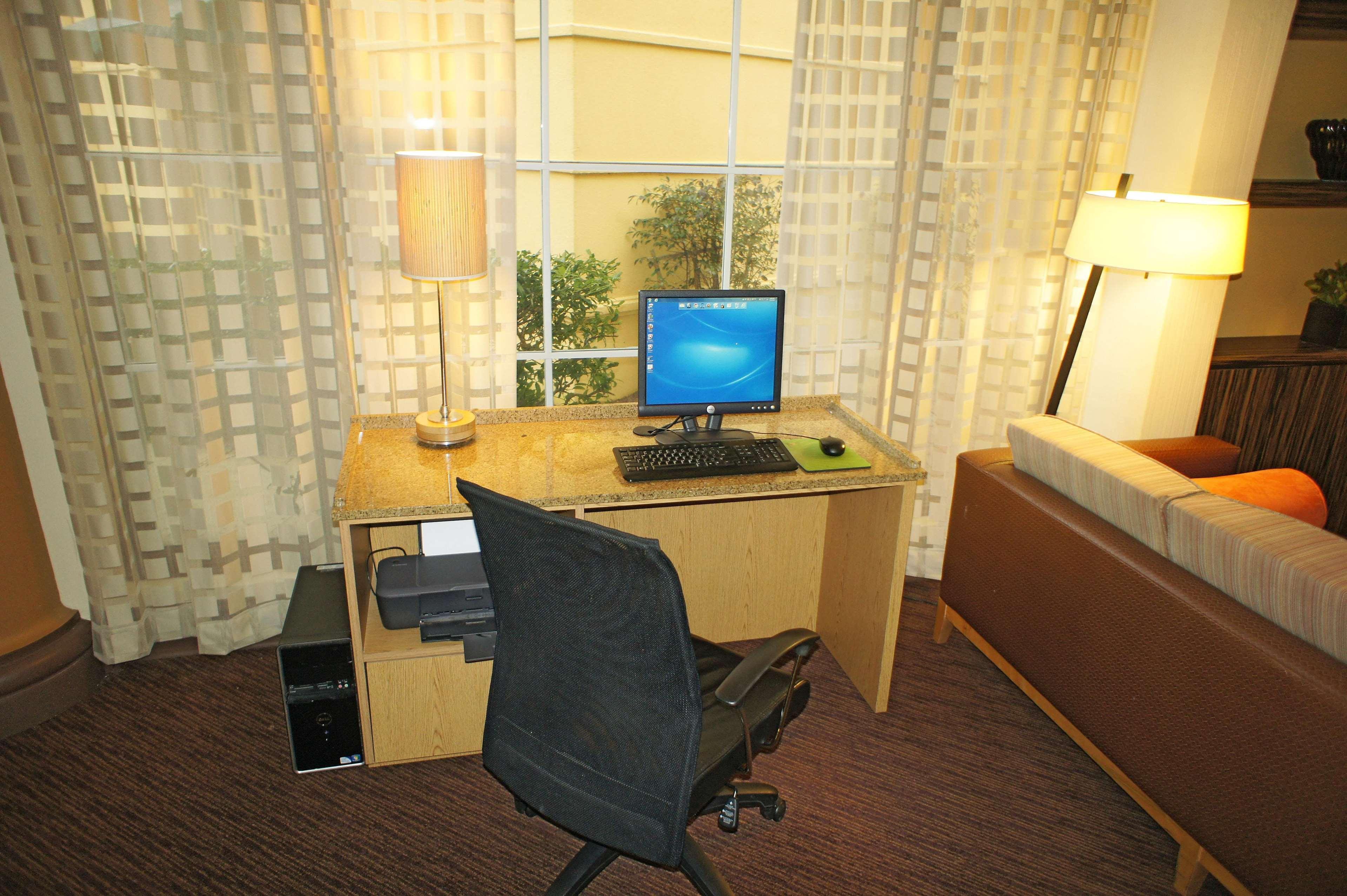La Quinta By Wyndham Raleigh Crabtree Hotel Екстериор снимка