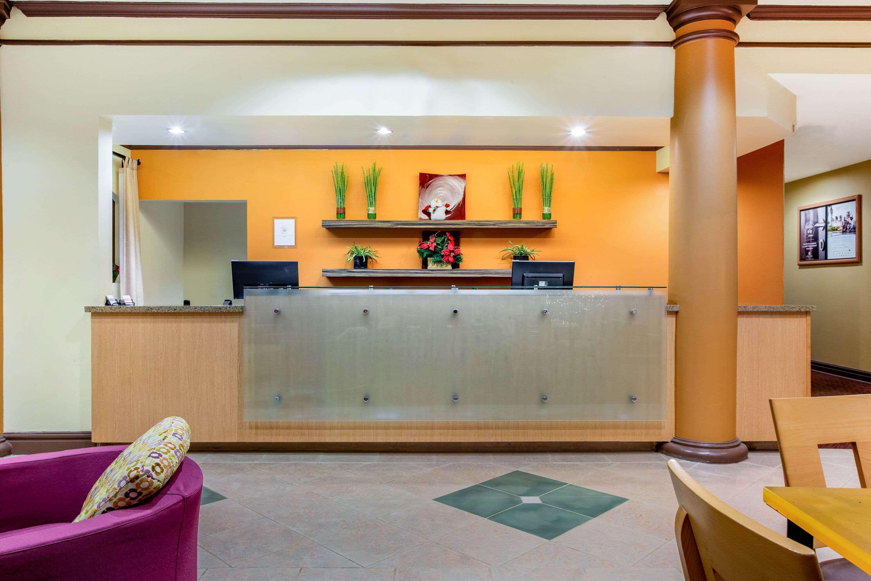 La Quinta By Wyndham Raleigh Crabtree Hotel Екстериор снимка