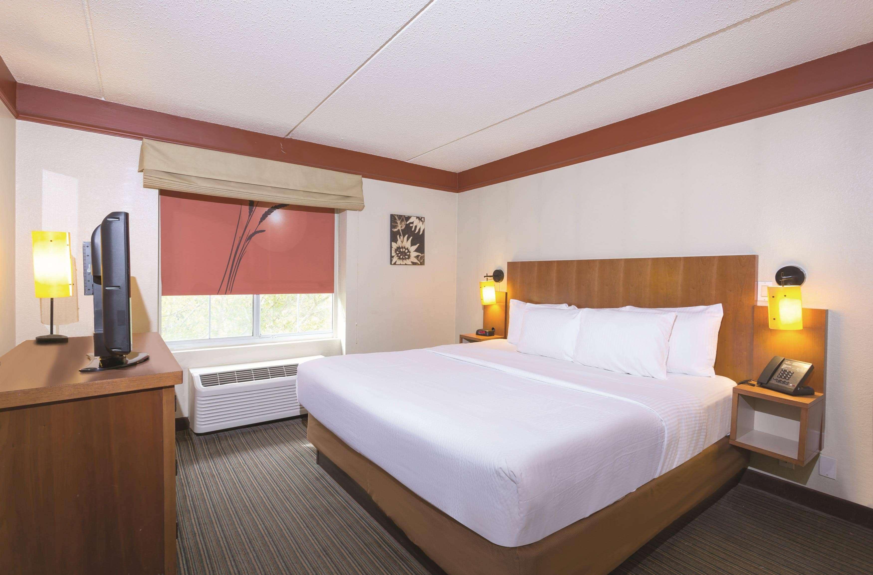 La Quinta By Wyndham Raleigh Crabtree Hotel Екстериор снимка