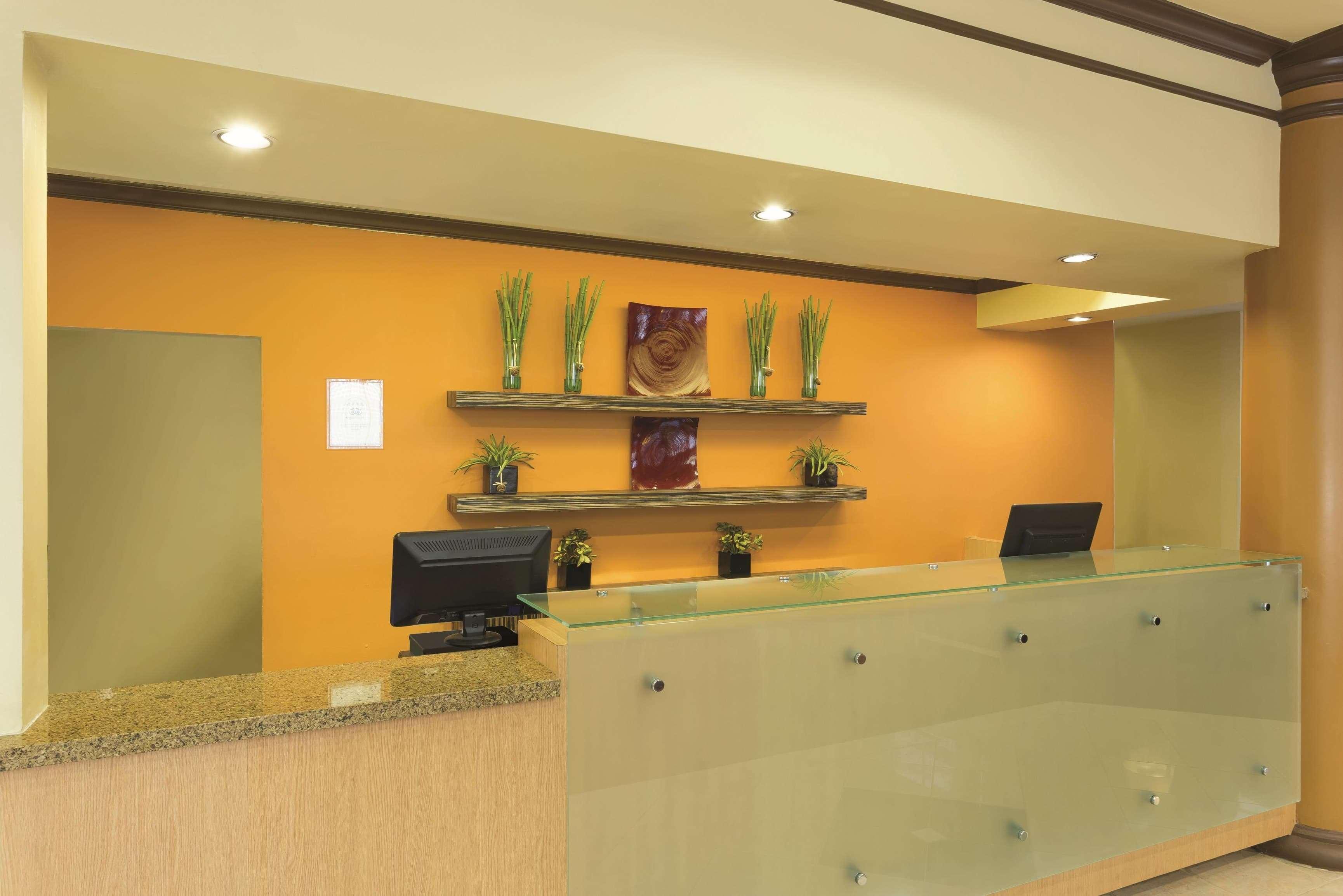 La Quinta By Wyndham Raleigh Crabtree Hotel Екстериор снимка