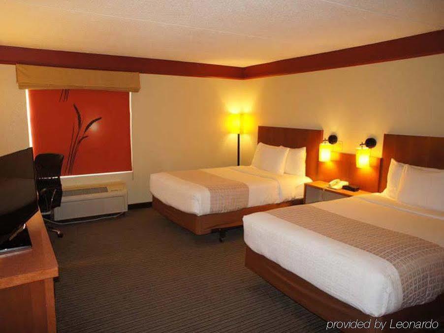 La Quinta By Wyndham Raleigh Crabtree Hotel Екстериор снимка